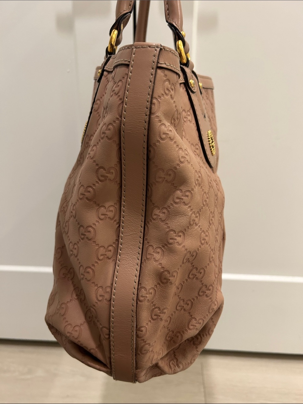 Gucci Large Guccissima Scarlett Studded Tote Bag - Picture 6 of 17